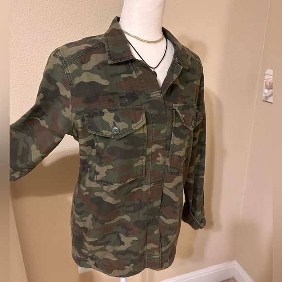 American Eagle AE Utility Army Camo Button Up Cargo Broken HEART Jacket - Picture 5 of 15